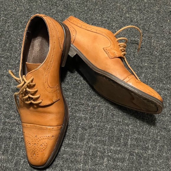 Oxford’s shoes - Picture 2 of 5